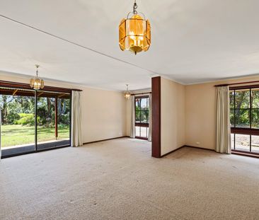 ELECTRICITY INCLUDED - Nestled among vineyards in the scenic McLare... - Photo 5