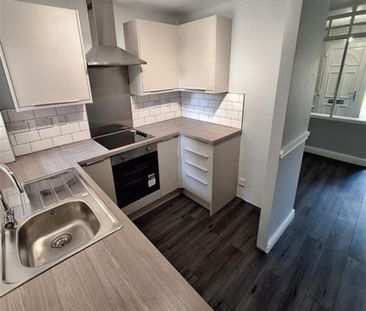 1 Bedroom Apartment To Let - Photo 2