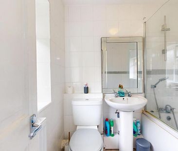 3 bedroom ground floor flat to rent - Photo 2