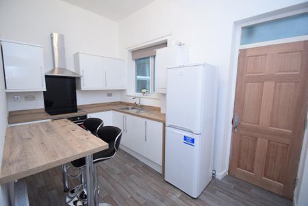 2 bedroom apartment to rent - Photo 4