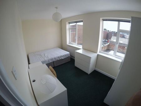 4 bedroom apartment to rent - Photo 5