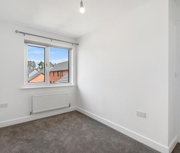 3 bedroom end of terrace house to rent - Photo 4