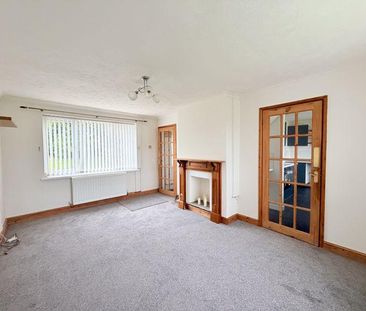 3 bedroom end of terrace house to rent - Photo 2