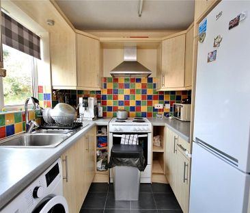 2 bedroom semi-detached house to rent - Photo 4