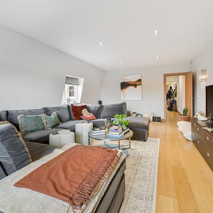 3 bedroom flat to rent - Photo 1