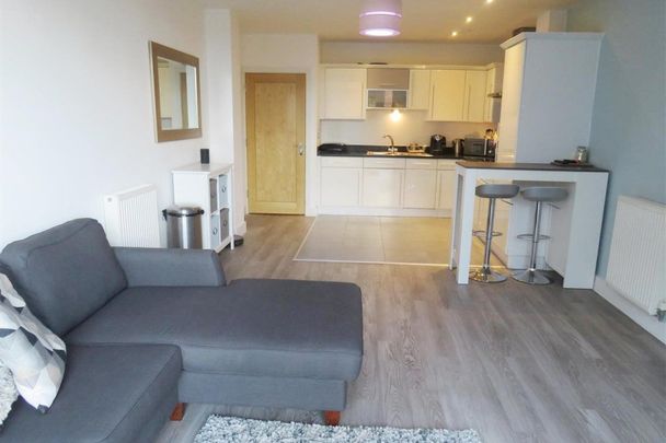 High Street - Photo 1