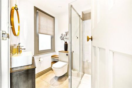 4 bedroom end of terrace house to rent - Photo 4