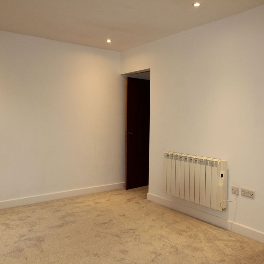 Station Approach West, 9 Station Cottages Station Approach West, BN6 - Photo 1