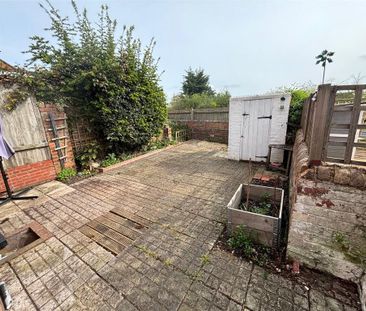 2 bedroom terraced house to rent - Photo 2