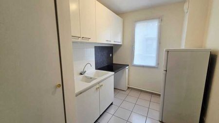 Location Appartement 2 pièces 51m² ORLEANS 45000 - Photo 4