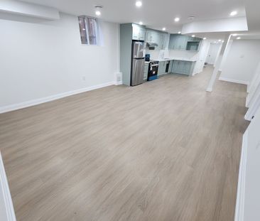 For Lease - 268 Bonnieglen Boulevard, Caledon, Ontario - Photo 2