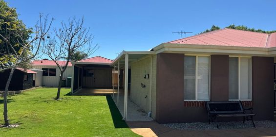 LARGE FAMILY HOME IN EATON - Photo 3