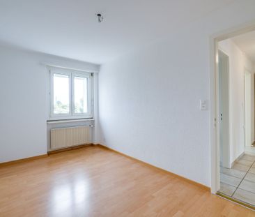 Two minutes to the center of Zuchwil or motorway junction - Photo 2