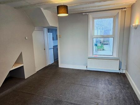 3 bedroom terraced house to rent - Photo 2