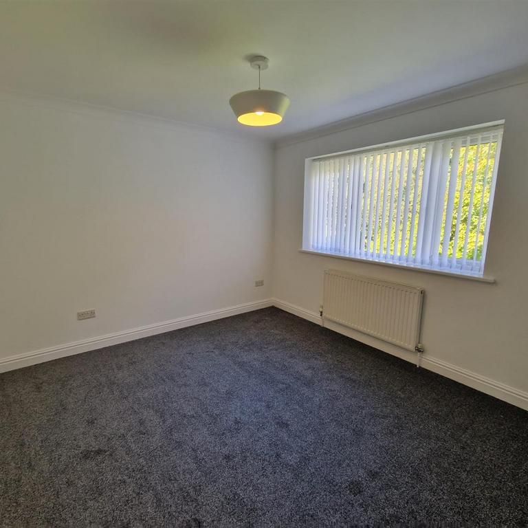 5 bedroom detached house to rent - Photo 1