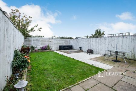 2 bedroom semi-detached house to rent - Photo 5