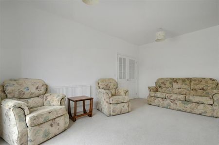 2 bedroom semi-detached bungalow to rent - Photo 2