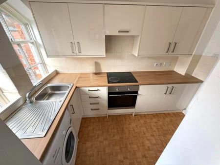 2 bedroom Flat To Let - Photo 5