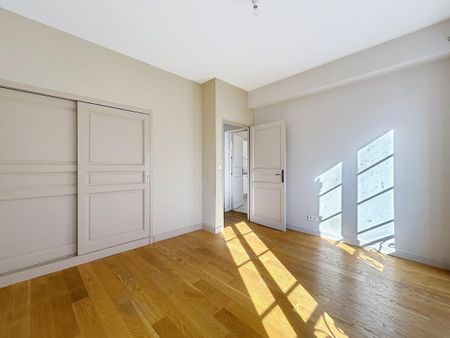 Location Appartement 3 pièces 69m² AGEN 47000 - Photo 4