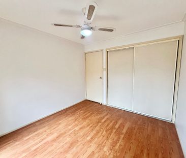 Large 4 Bedroom Family Home with Studio / 5th Bedroom - Photo 5