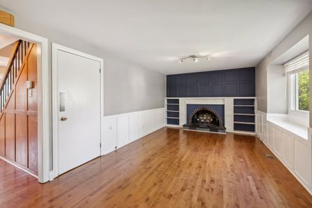 For Lease - 2045 Deerhurst Court, Beacon Hill North - South and Area, Ontario - Photo 5