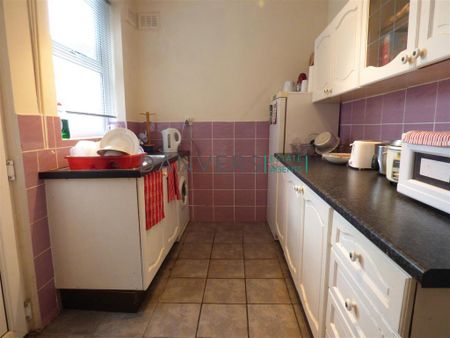 3 bedroom terraced house to rent - Photo 5