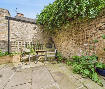 2 bedroom end of terrace house to rent - Photo 2