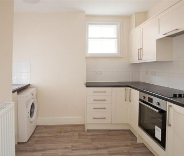 3 bedroom flat to rent - Photo 1