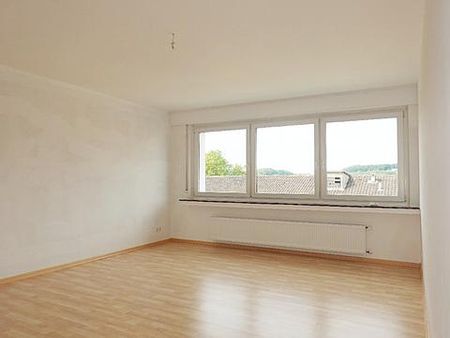 Gepflegte Drei-Zimmerwohnung mit modernem Duschbad und Balkon - Foto 5