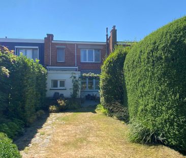 Rijwoning in hartje Brasschaat met 3 slaapkamers en tuin op ca. 282m² - Photo 3