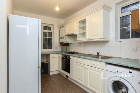 2 bedroom maisonette to rent Ethelbert Close, Bromley, BR1 - Photo 3