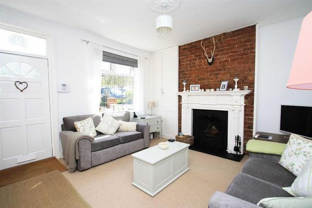 2 bedroom terraced house to rent - Photo 1