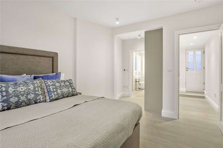 A spacious two bedroom, two bathrooms apartment in the heart of Marylebone Village. - Photo 5