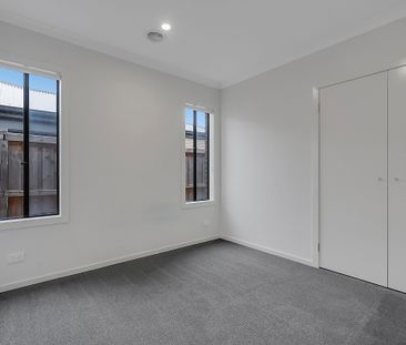 18 Poe Circuit, Officer VIC 3809 - House For Rent | Domain - Photo 1