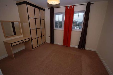 Brookhey, Hyde, SK14 - Photo 3