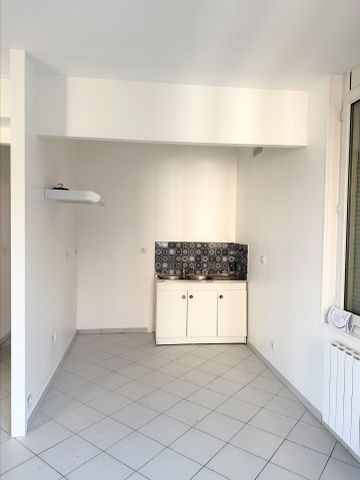 Location Appartement 2 pièces 42m² FECAMP 76400 - Photo 2