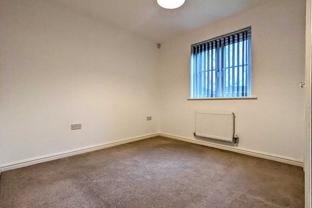 Meadow Way, Tyla Garw, PONTYCLUN - Photo 1