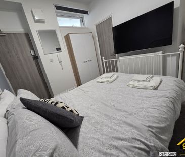 1 bed Penthouse in 60 Wellington Road , Camborne, TR14 7LQ - Photo 6