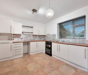 3 bedroom semi-detached house to rent - Photo 6