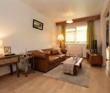 Roundmead, Stevenage, Hertfordshire - Photo 1