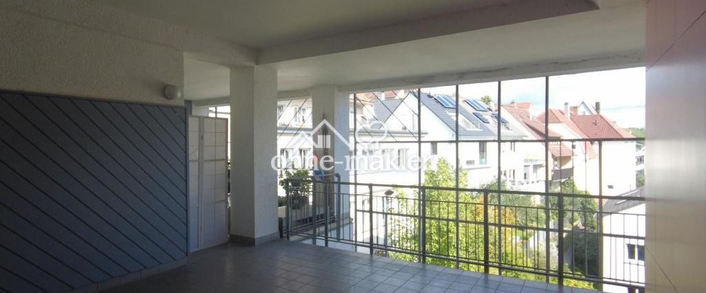 Traumhafte 2,5-Zimmer-Wohnung mit 2 Balkonen, Aufzug & Blick ins Grüne in Stuttgart-Hedelfingen - Photo 1