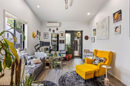 One Bedroom apartment in the heart of Teneriffe - Photo 2