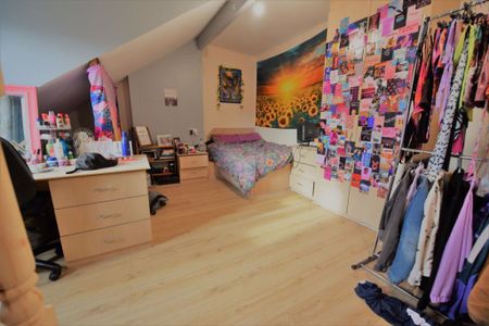 2 bedroom House in Harold Place, Leeds - Photo 5