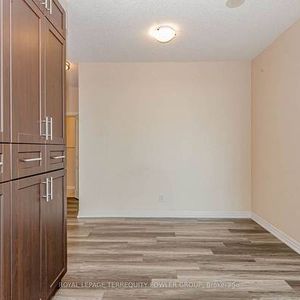 Duke of York/ Webb Dr Gorgeous Functional 2Bdrm Corner Lrg Balcony - Photo 2