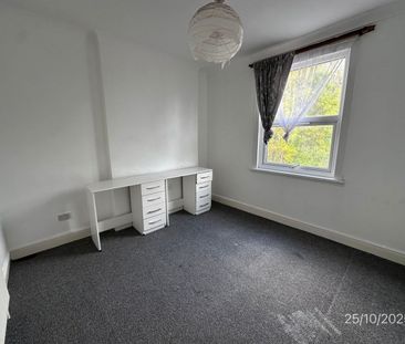 2 Bed Flat, Osborne Road, E7 - Photo 5