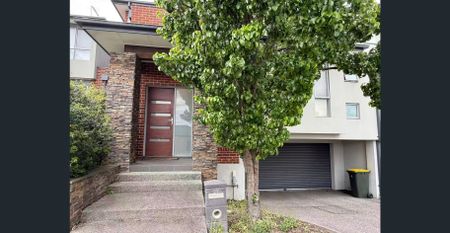 37 Boronia Grove, Doncaster East, VIC 3109 - Photo 2