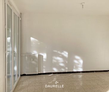 Location Appartement 3 pièces 72m² CHATEAURENARD 13160 - Photo 4