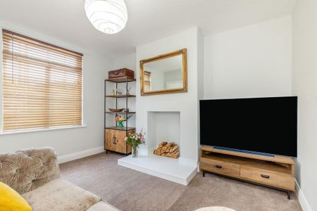 3 bedroom terraced house to rent - Photo 2