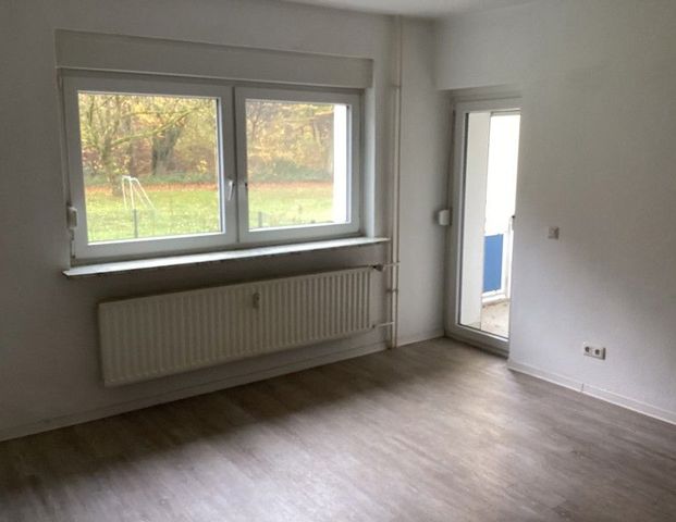 Bezugsfertige 3,5-Zimmer-Wohnung mit eigenem Garten - Foto 1