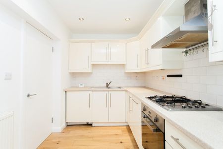 3 Bedroom Flat - Duplex - Photo 3